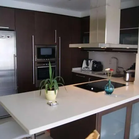 Playa Blanca Sleeps 6 Pool Wifi Apartment *