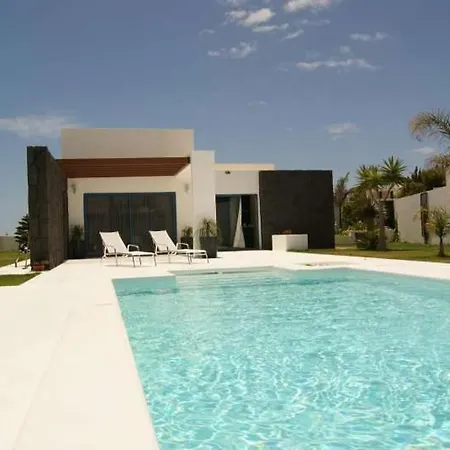 Playa Blanca Sleeps 6 Pool Wifi Apartment Playa Blanca (Lanzarote)