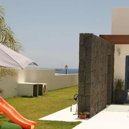 Apartment Playa Blanca Sleeps 6 Pool Wifi *